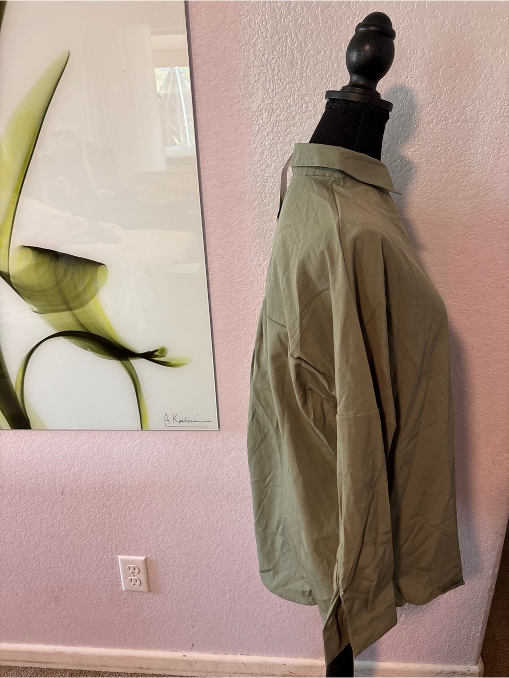 Must bundle New shirt size small - Picture 2 of 5